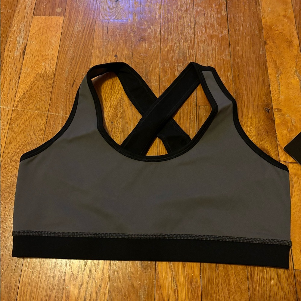 Fourlaps Infinity Sports Bra Graphite Black Women's Size Medium NWT Athletic